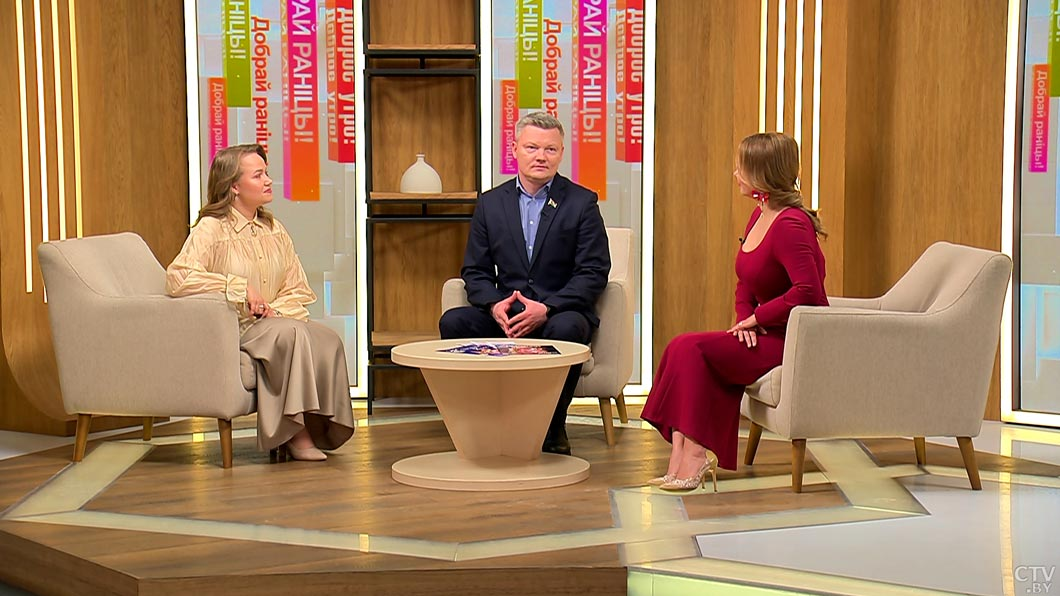 Праздничный концерт к 8 Марта во Дворце Республики