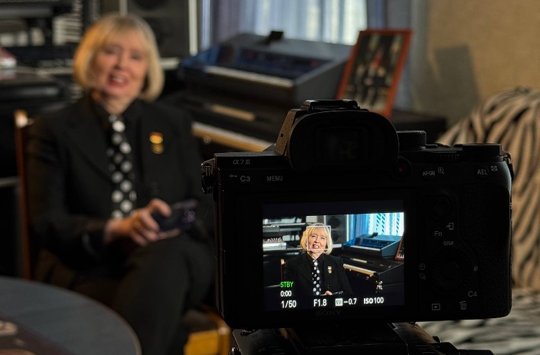 В Молодежном театре эстрады стартовали съемки выпуска популярного цикла передач «Легенды эстрады» – «Женский взгляд»